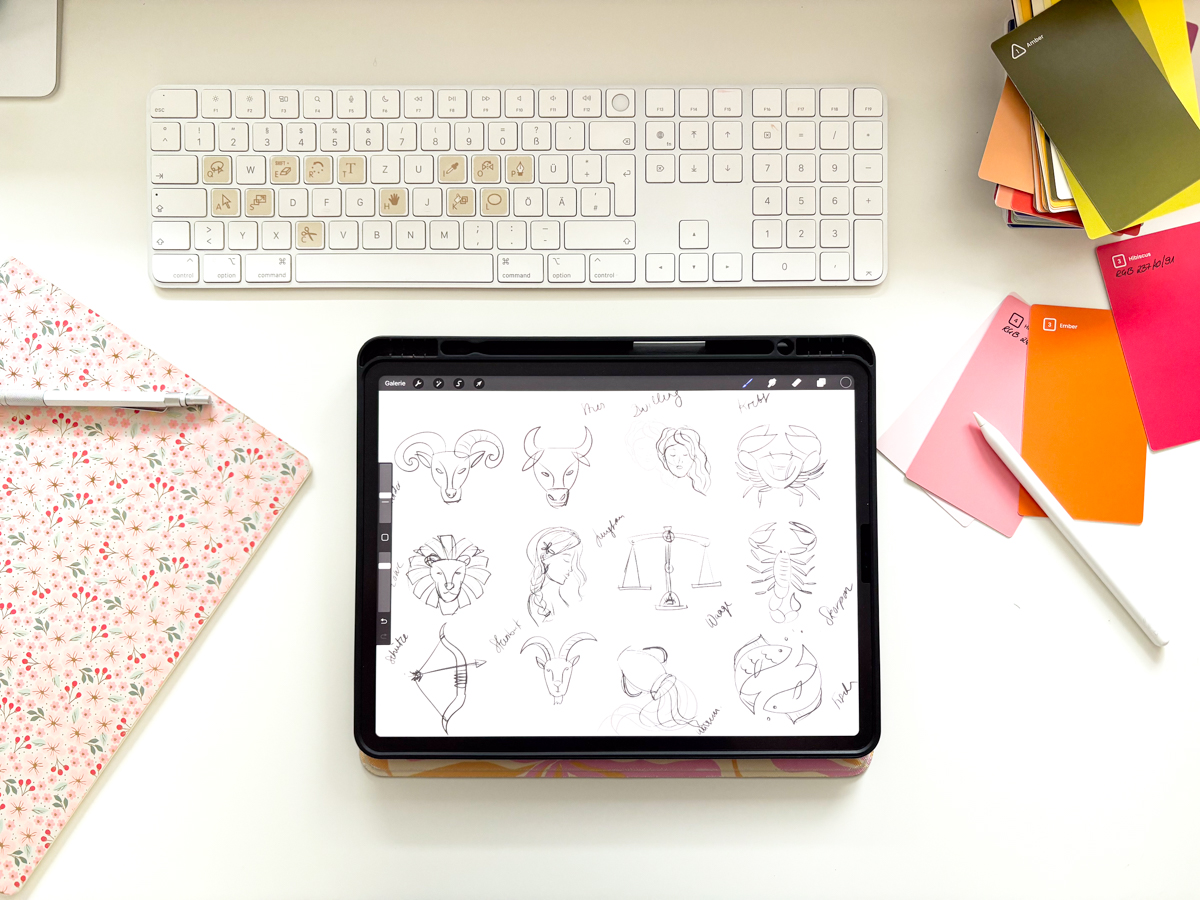 ipad on desktop
